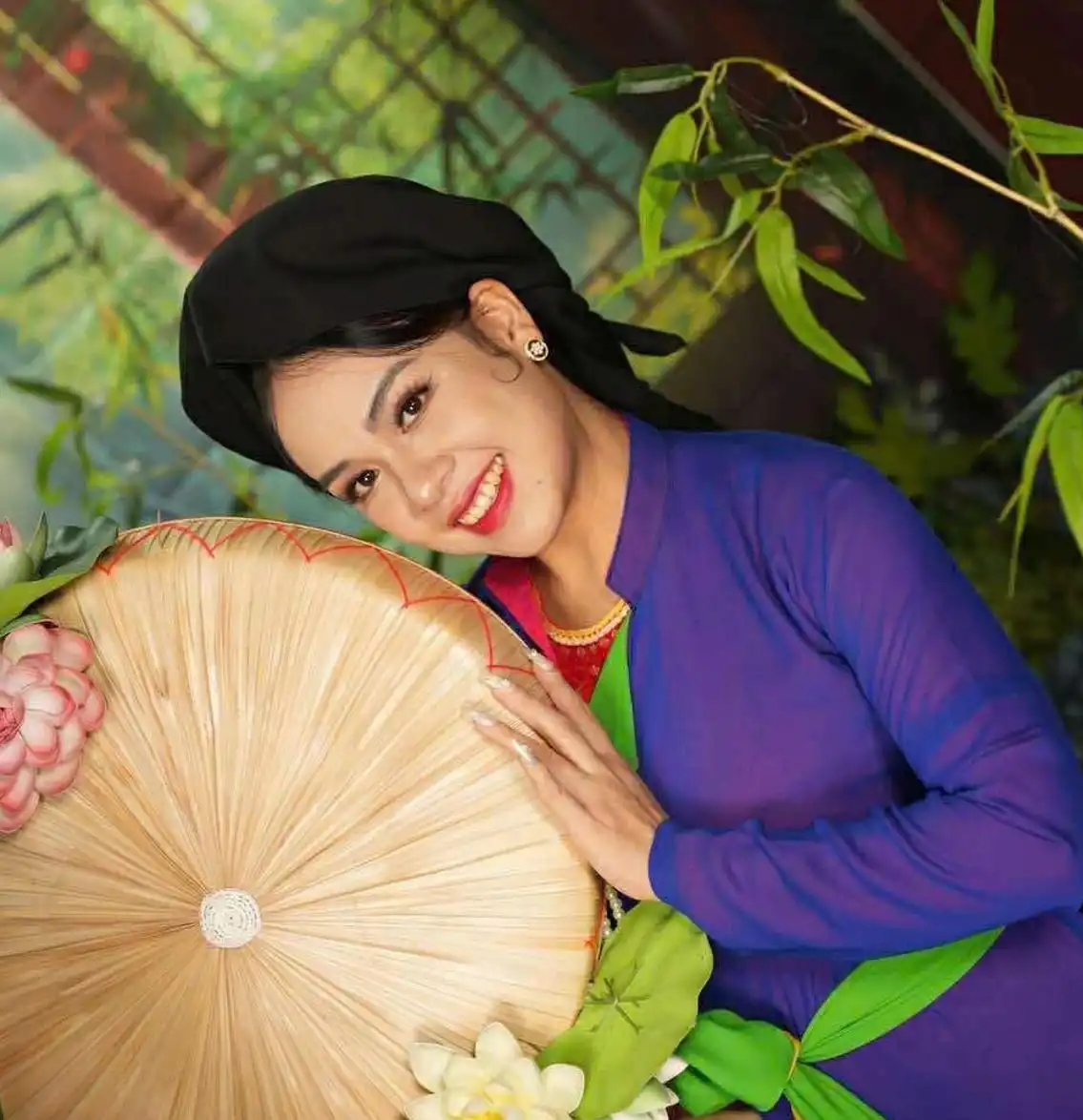 Câu chuyện cuộc đời khi màu áo lính kiên cường đi cùng nét nghệ thuật mềm mại