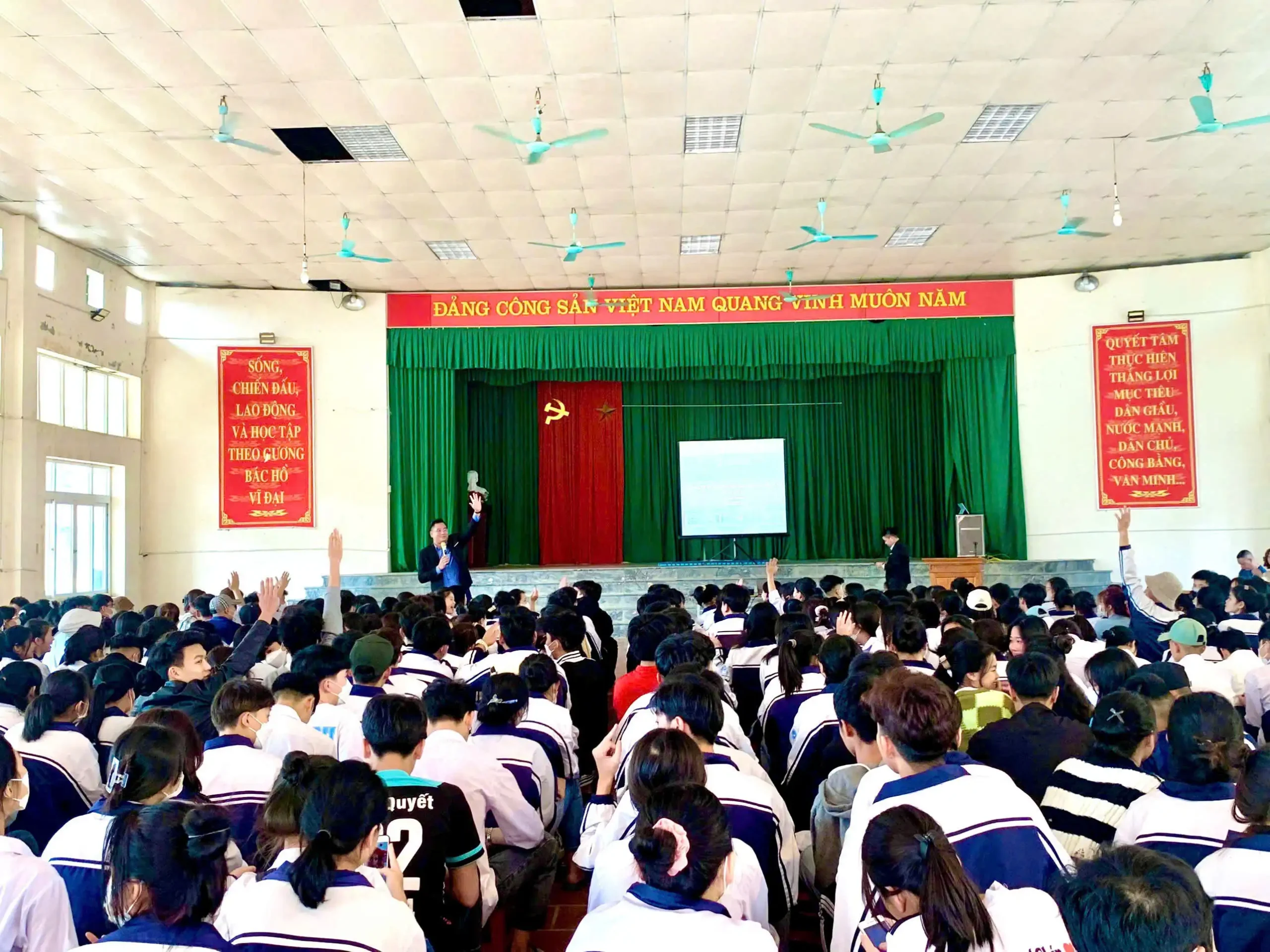Nguyễn Trung Bộ – Lan tỏa định hướng nghề nghiệp tới học sinh trung học phổ thông